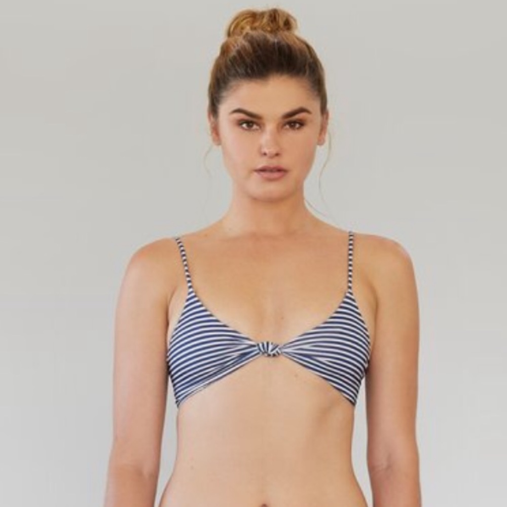 ACACIA Pawela Top in Timeless, Medium